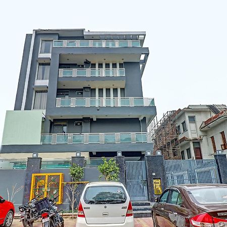 Townhouse Sector 30 Near Botanic Garden Of Indian Republic Hotel Noida Exterior photo