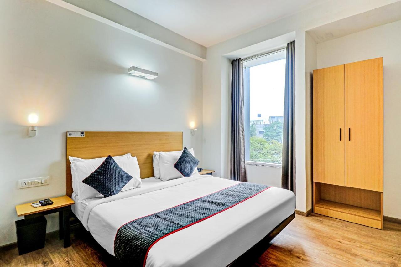 Townhouse Sector 30 Near Botanic Garden Of Indian Republic Hotel Noida Exterior photo