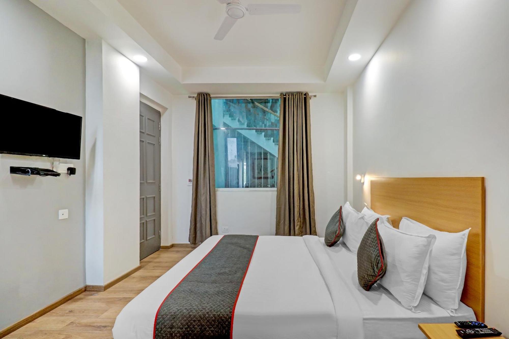 Townhouse Sector 30 Near Botanic Garden Of Indian Republic Hotel Noida Exterior photo