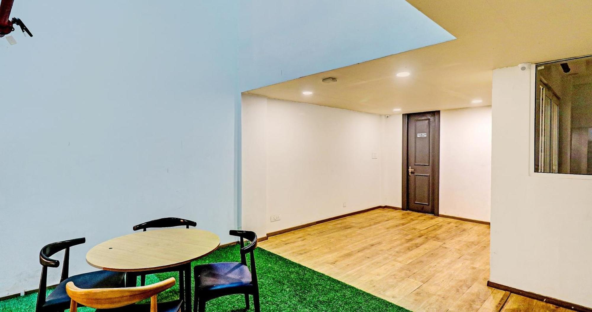 Townhouse Sector 30 Near Botanic Garden Of Indian Republic Hotel Noida Exterior photo