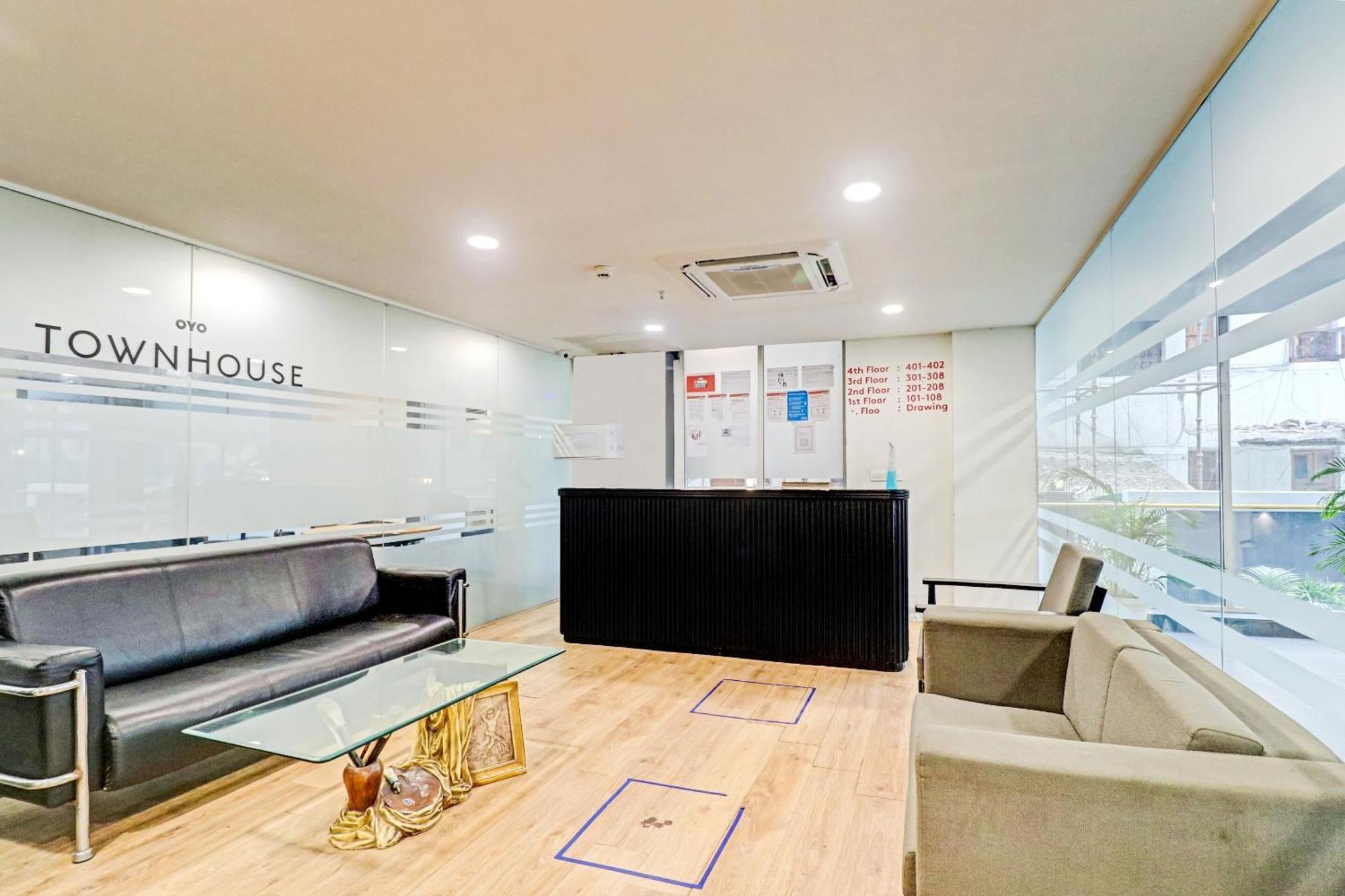 Townhouse Sector 30 Near Botanic Garden Of Indian Republic Hotel Noida Exterior photo